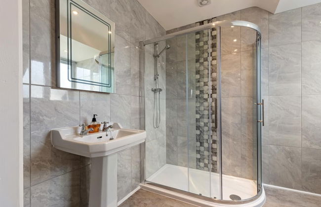 Maynor - Large Luxury House Log Burner Central Location - Photo 21