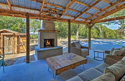 Cozy Cabin with Backyard Oasis 11 Mi to Marina - Foto 18