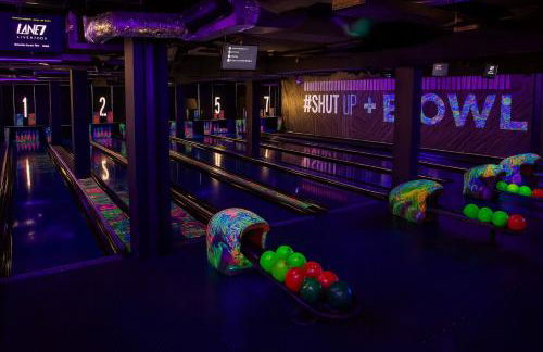 Central Apt With Balcony - Walk to Bars & Stations - Foto 39