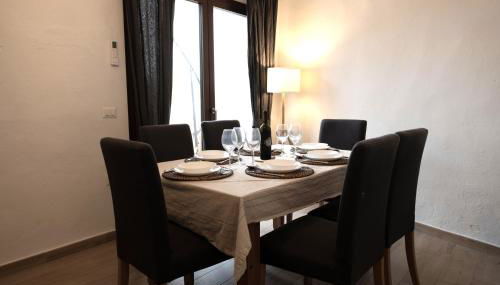 GuestHost - Comfy Two-Levels Apartment with Terrace! - Foto 2