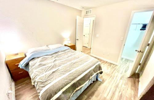 3 Bed Home 5 Mins to JAX Airport & Zoo - Foto 13