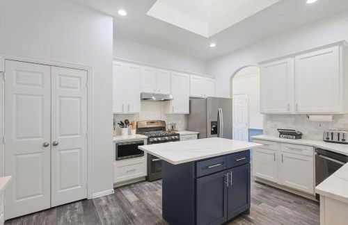 The Blue Holly - Bright & Spacious with a Pool - Foto 12