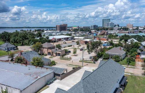 Bright Townhouse Downtown Lake Charles - Foto 17
