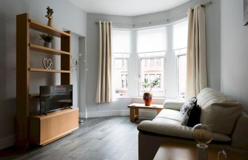Superb 1Bed Flat in Fabulous West End - Pass the Keys - Foto 7