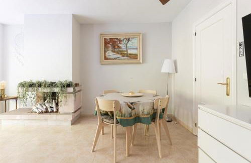 SeaBreezeHeaven - Sea View Apartment, Pool & Spacious Terrace with BBQ - 50m from Sant Pol Beach - Foto 15