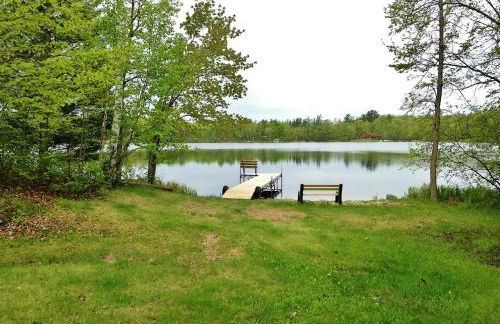 Lakefront Cabin with Private Dock Boat, Fish and Swim - Foto 3