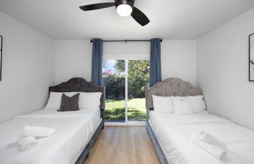 NEW Lux 5BR Villa Near Disney, Knotts, LA, OC with Hot Tub & Games - Photo 29