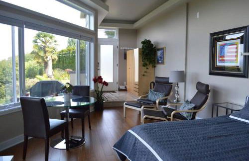 Romantic Spacious Suite with Salish Sea & Mountain Views at Seattle Luxury Estate - Foto 59