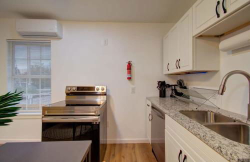 Heart of Houston - 2-BD 1-BA with Grill - Foto 8
