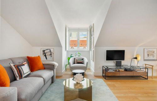 WHome Top-Floor Studio in Prime Location - Photo 2