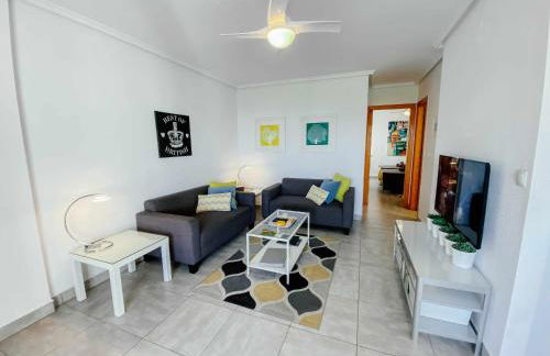 Stunning 2 bedroom apartment with Pool View - Photo 25