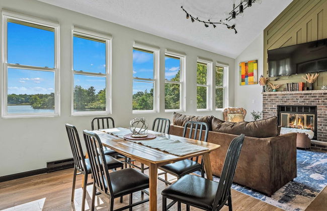 Strawberry Shores by Avantstay Lakefront Private Beach - Photo 2