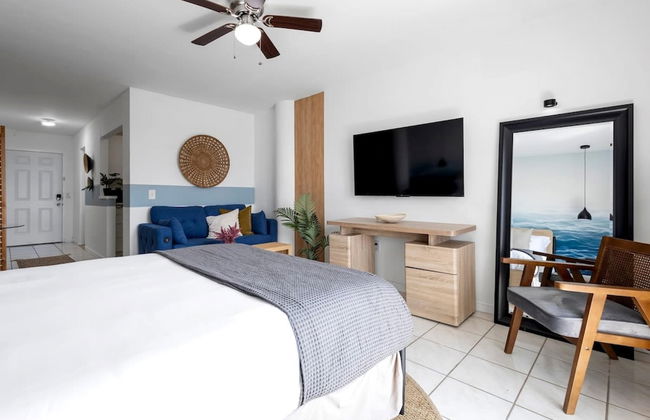 Bayshore Bliss- Cozy Space Pool Views - Foto 8