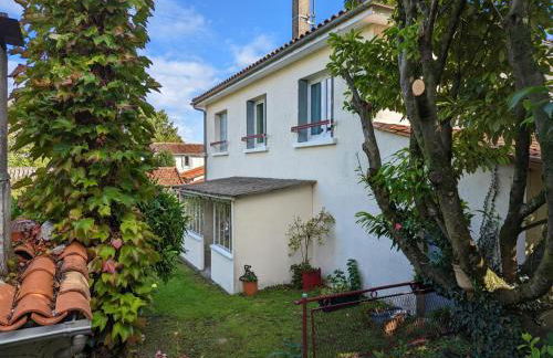 Charmant appartement avec terrasse et jardin, idéal pour 4 personnes, à Barbezieux - FR-1-653-196 - Foto 30