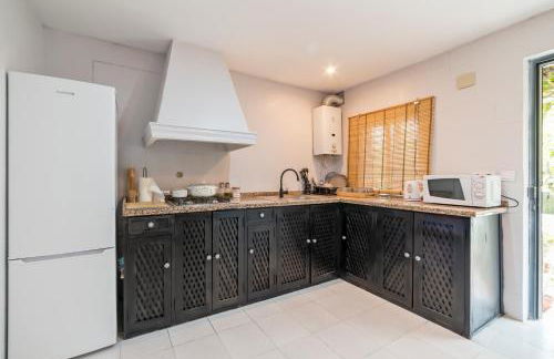 Chalet con piscina en entorno idílico - Foto 21