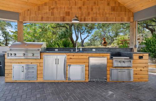 5BR Hill Country Pool Retreat Fire Pit - Photo 36