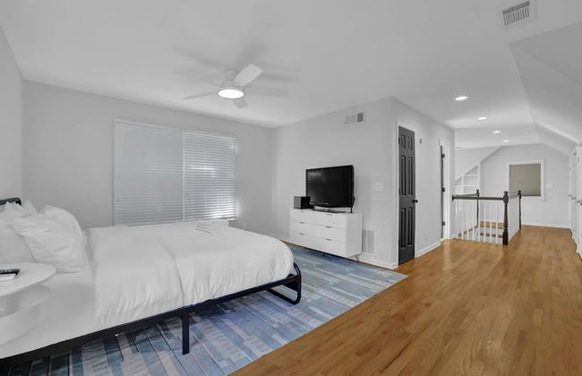 Chamblee Retreat 3BR Home w Spacious Porch - Foto 13