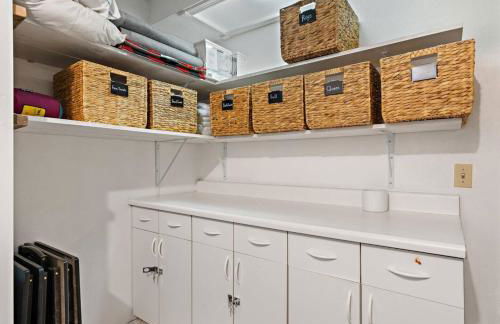 Awaken Your Senses King Bed BSU Parking - Foto 31