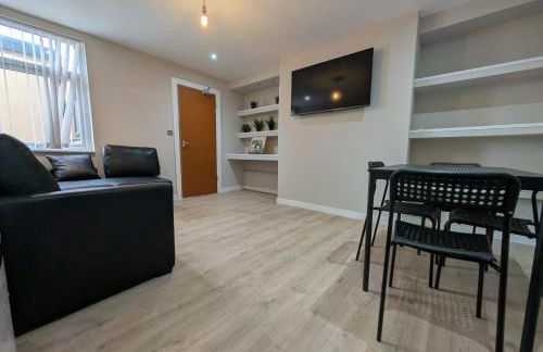 Numero Uno Ensuite 3BR Flat Hot Tub Wifi Parking Contractor and Group Friendly - Foto 14