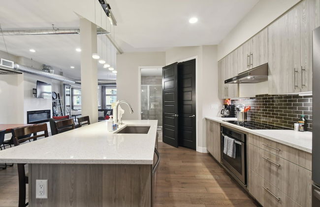 Graffiti & Skyline | RiNo Art Lofts - Foto 9