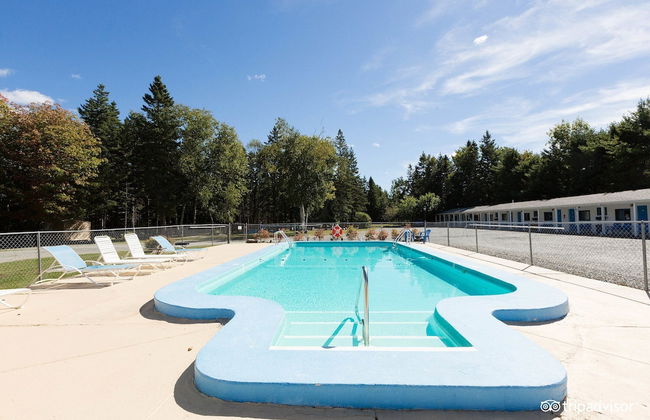 3BedroomApt Pool CampFire PlayArea - Photo 12