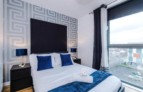 Stylish Penthouse, Free Parking, Pool Table, PS4 - Foto 29