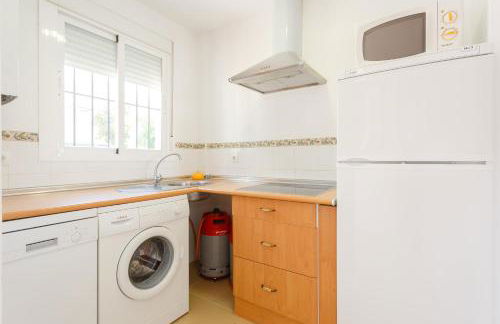 Bonito apartamento en campo de golf con piscina - Photo 19