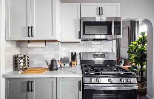 Mid-Century Modern Retreat in Little Italy - Foto 24