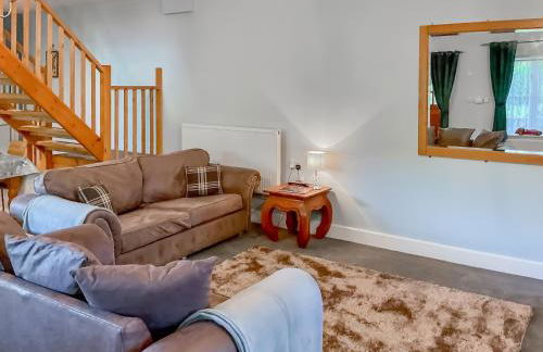 Court Place - Photo 2