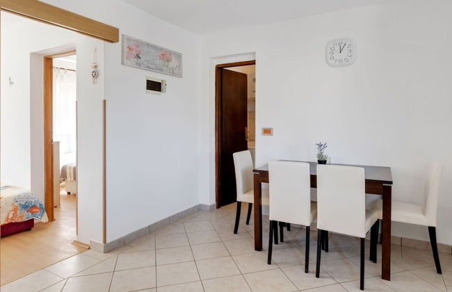 Simplistic Holiday Home in Jasenice Rovanjska near Sea - Foto 16