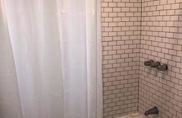 Urban Oasis with Private Laundry: Steps from DTLA - Foto 14