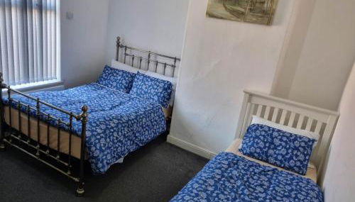 2 Bedroom House Perfect for Family Work Stays Easy Access to Manchester Oldham - Foto 4