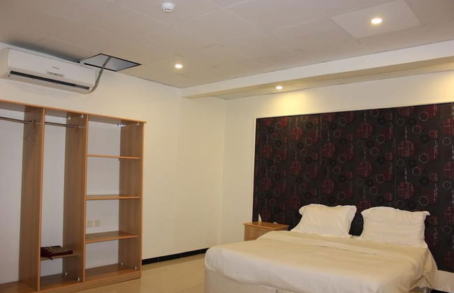 Al Amoria Furnished Apartments 3 - Foto 9