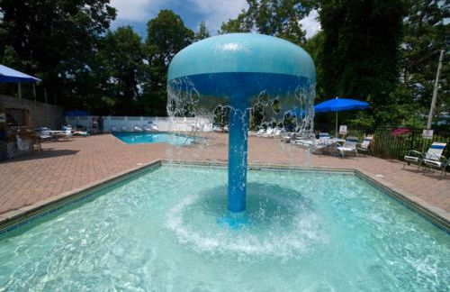 The Overlook - '21 Cabin - Gorgeous Unobstructed Views - Fire Pit Table - GameRm - HotTub - Xbox - Lots of Bears - Foto 67