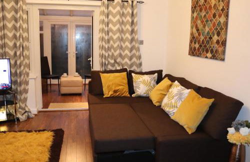 Dove's Place in historic Rochester with Parking - Photo 4