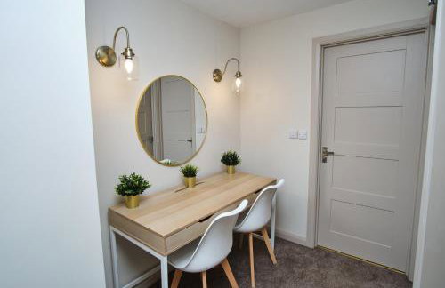 Spacious 4 Bed House Sleeps 6 Parking Garden in Loughborough - Foto 28