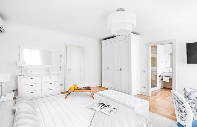 Luxury Lakefront Catullo with pool - Photo 18