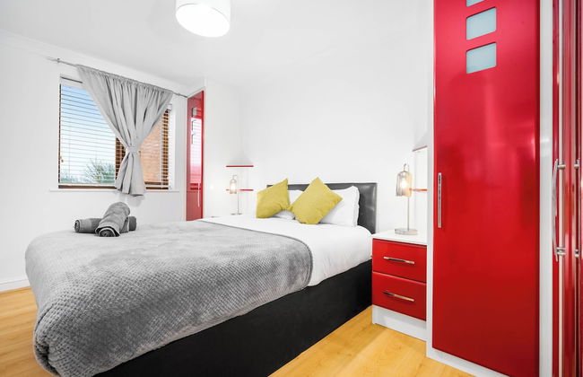 Cosy 2 bed Apt With Free Parking by Oldbury - Foto 2