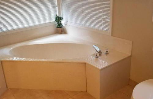 Black Diamond Beauty with Concierge Service - Photo 6