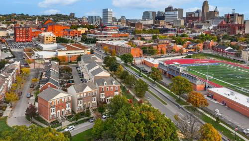 1 Mi to Dtwn Cincinnati Spacious Townhome with Deck - Foto 4