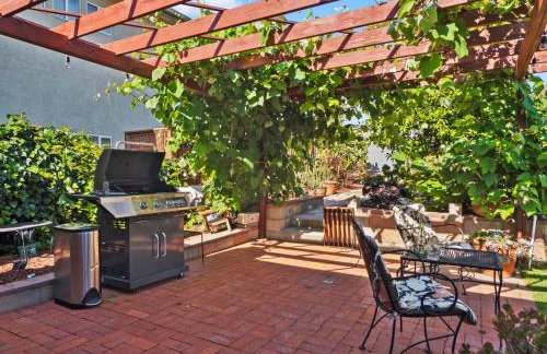 Bay Park Garden Paradise - central Location, AC, Washer Dryer & Private yard! - Foto 28