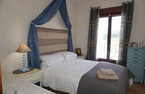 Eagles Nest - Massive townhouse with Pool with outstanding views - Photo 6