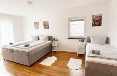 Luxuriöse Ferienvilla mit Garten, Gaming Zone & Netflix - Foto 20