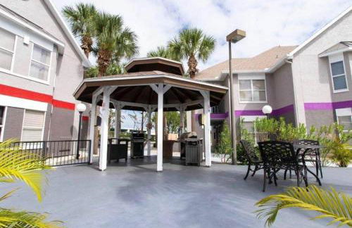 Whimsical Condo 1.5M from Disney - Foto 45