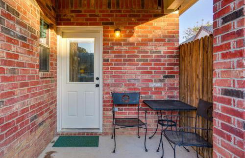 1 Mi to Historic Dtwn Weatherford Home with Yard - Foto 3