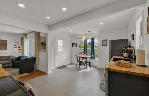 Elegant and Stylish Glenmoor Abode - 5 min to Town - Foto 34