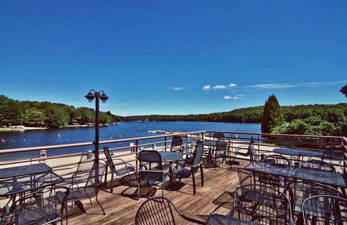 Designer Poconos Chalet I Ski, Skate, Lakes, Family-Friendly - Foto 32