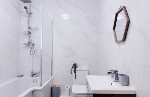 3BR Contractors Stay in Ammanford with Parking and Wi-Fi - Foto 5