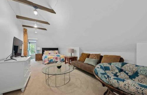 The Village Townhouse - 5 BR - Photo 6