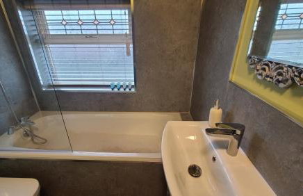 Dovetails, short drive from Alton Towers and Uttoxeter racecourse Games room with Wii and football table - Foto 16